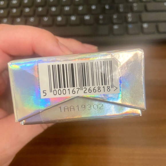 NO7 Laboratories Dark Circle Corrector with Hyaluronic Acid, 0.5 fl oz - Picture 4 of 5